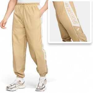 Nike Club Woven Joggers Mens Small Parachute Beige Sportswear Logo Stripe NEW‎